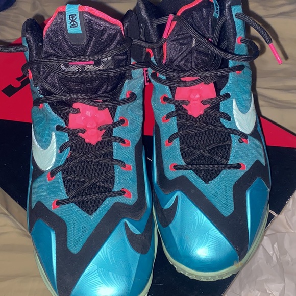 Lebron 11 South beach size 10 - Picture 5 of 6